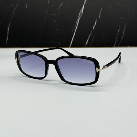 NEW TOM FORD TF923 01B UNISEX SUNGLASSES TOM FORD BONHAM FT0923/S SQUARE EYEWEAR
